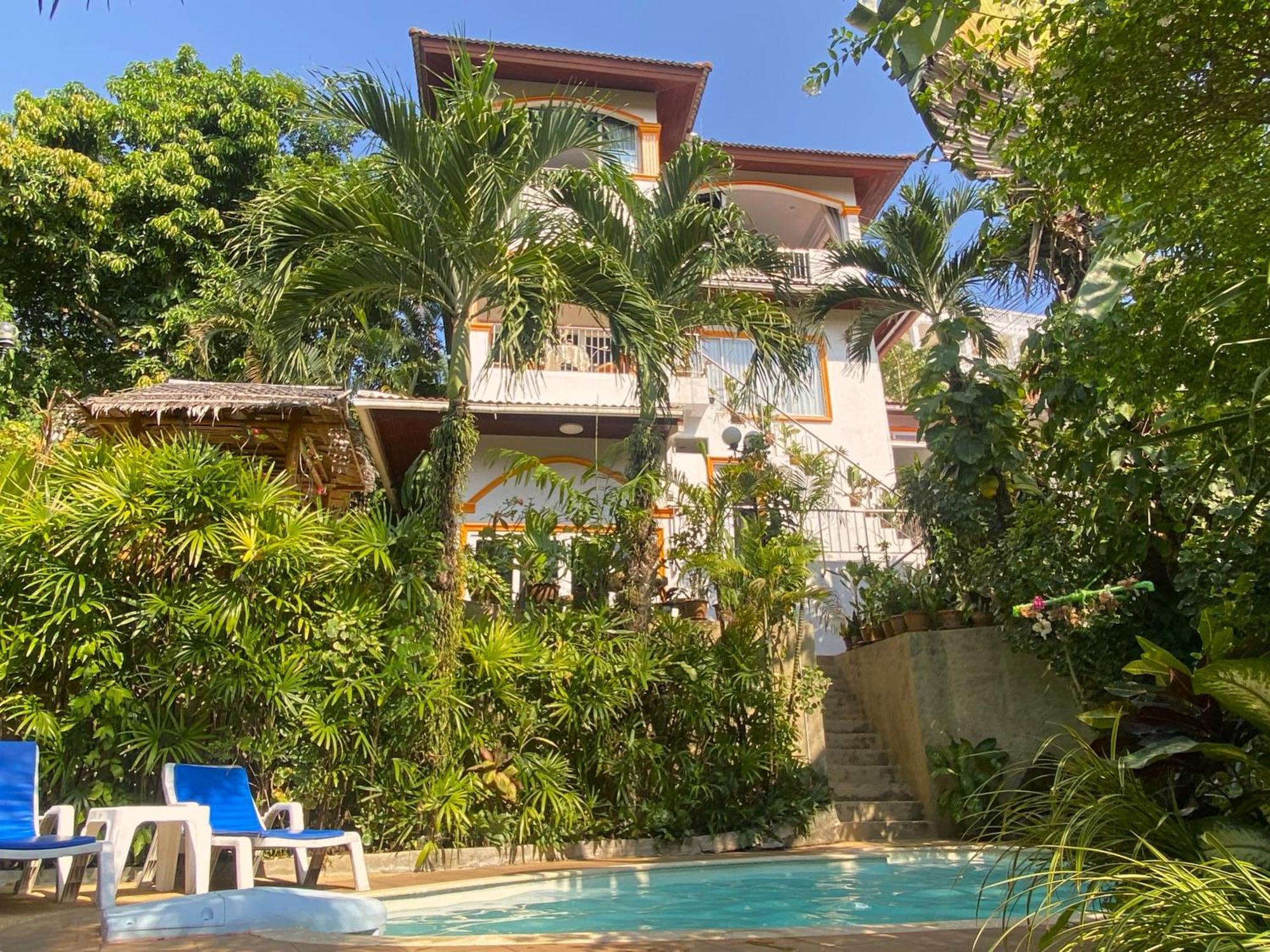 Oasis Naturist * Karon